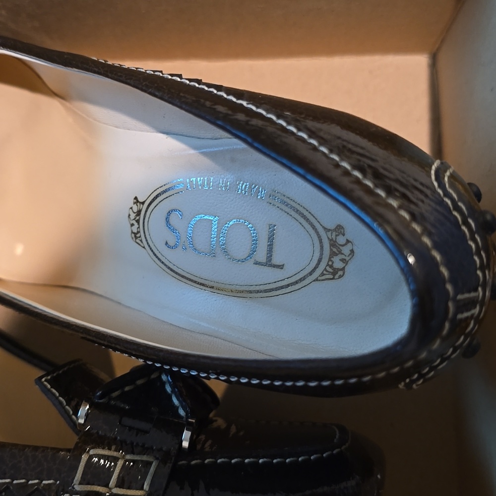 Shoes - Picture 3 of 5